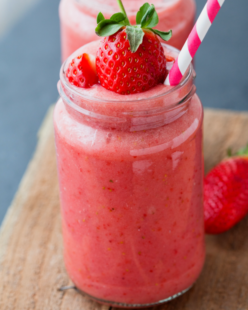 Strawberry Protein Smoothie - NomNomWow